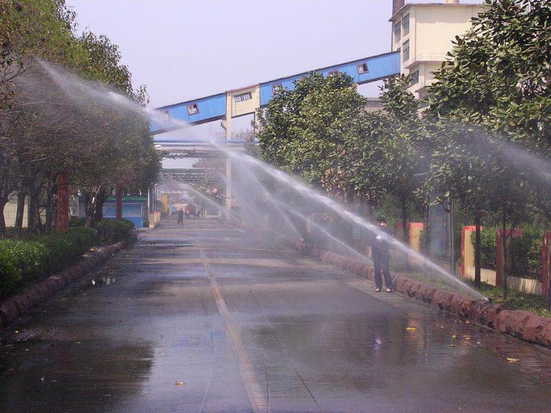 道路雨雾喷洒